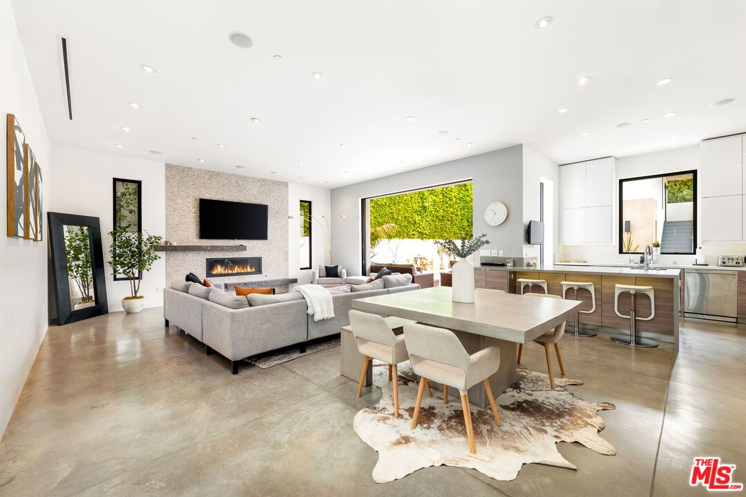 Dining room, Fireplace, Interior, Kitchen, Living room, Recessed Lighting