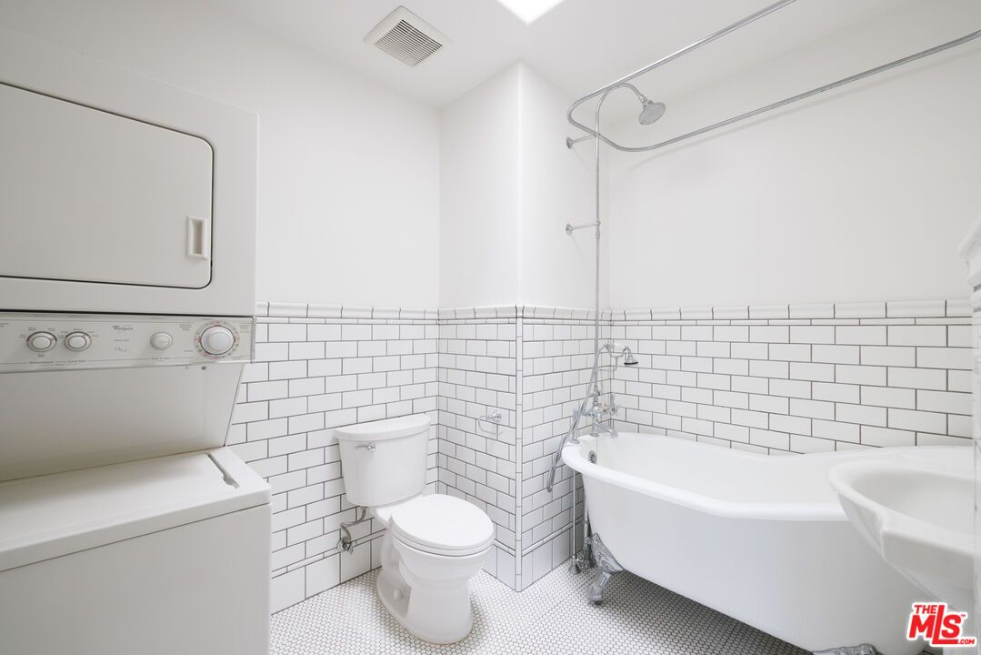 Bathroom, Free Standing Baths, Interior, Utility Closets, Washer