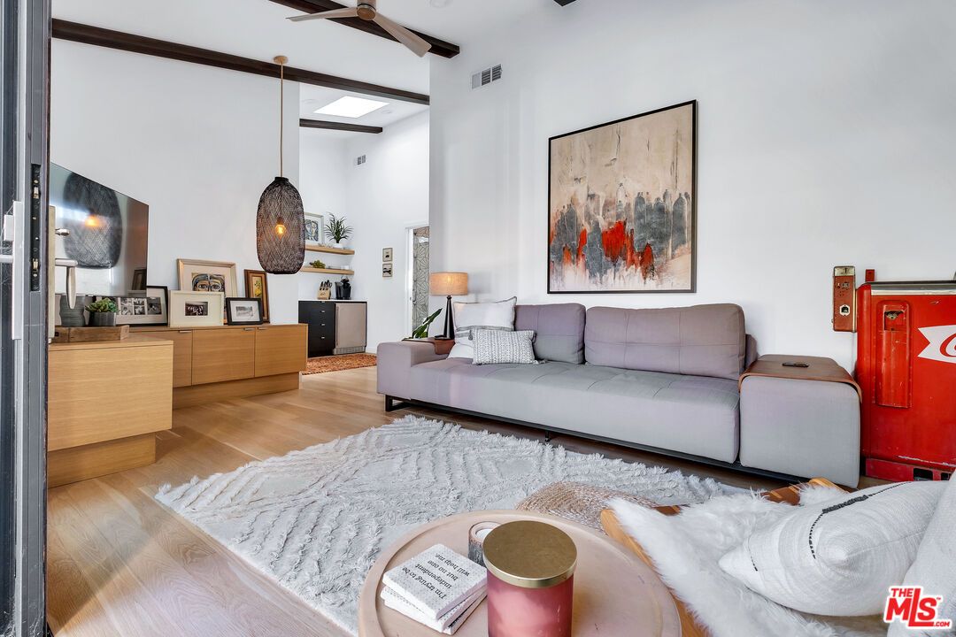 Bedroom, Interior, Living room, Pendant Lights, Wood Texture Flooring