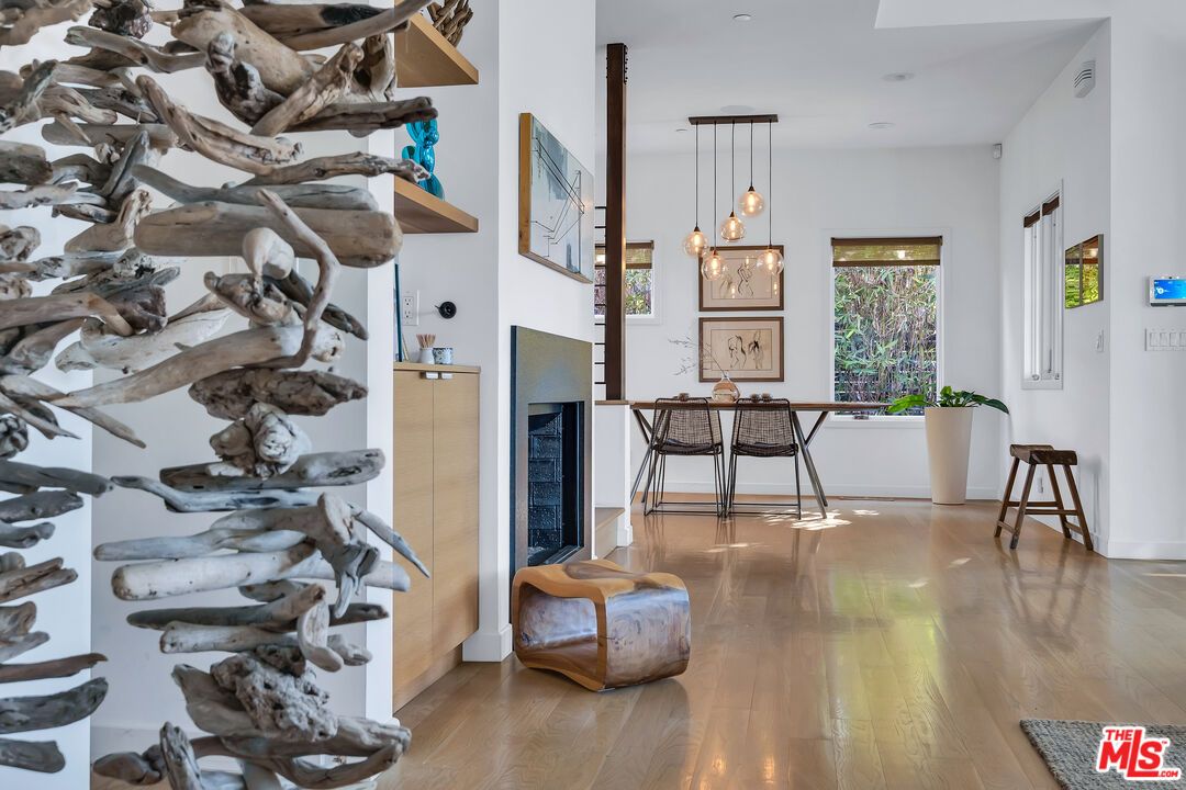 Interior, Pendant Lights, Recessed Lighting, Wood Texture Flooring