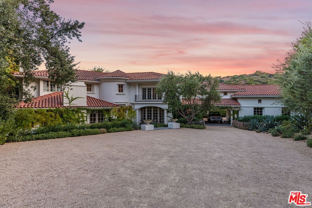 Backyard, Exterior, Facade, Mediterranean