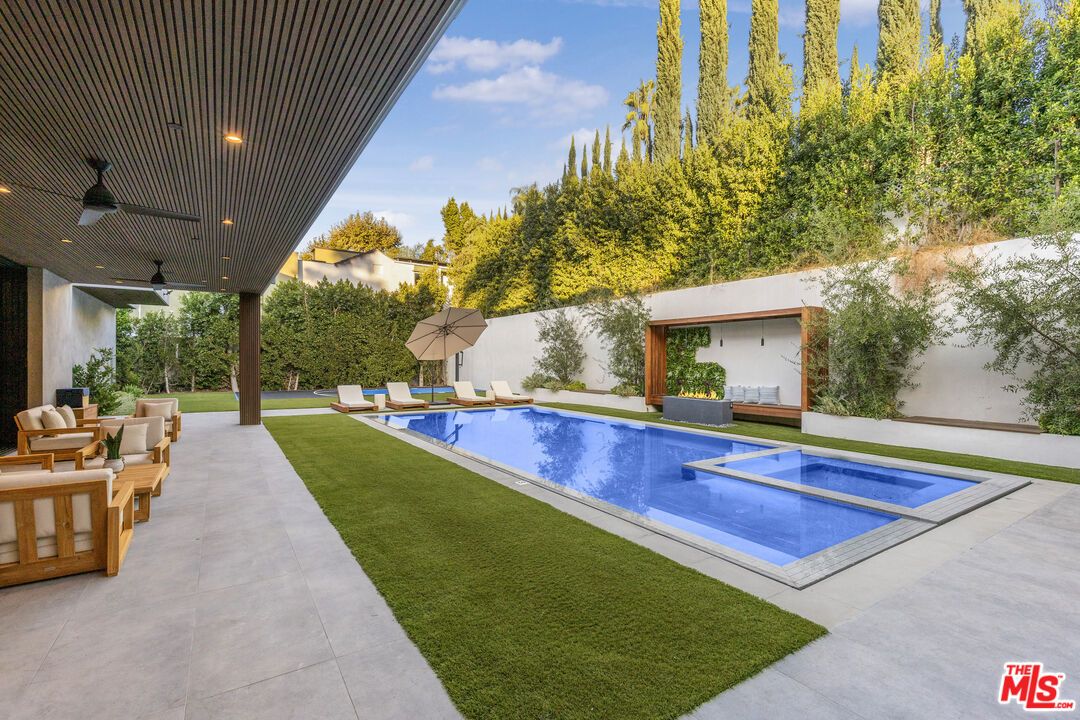 Backyard, Exterior, Pool