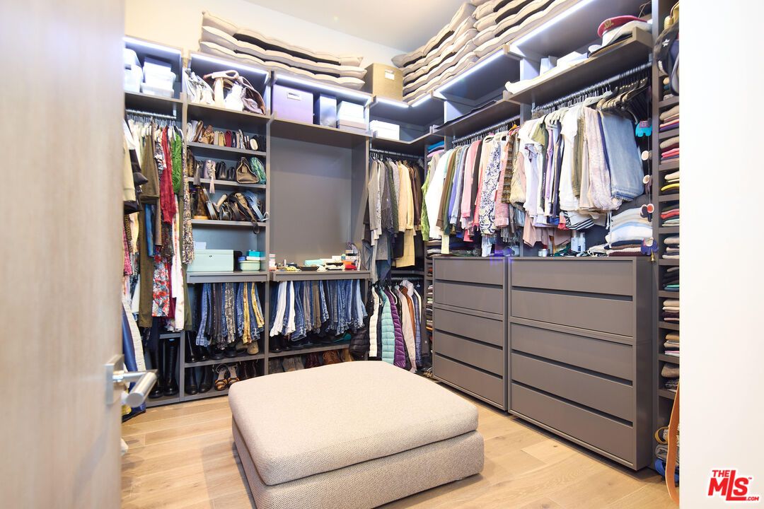 Interior, Walk-in Closets, Wood Texture Flooring