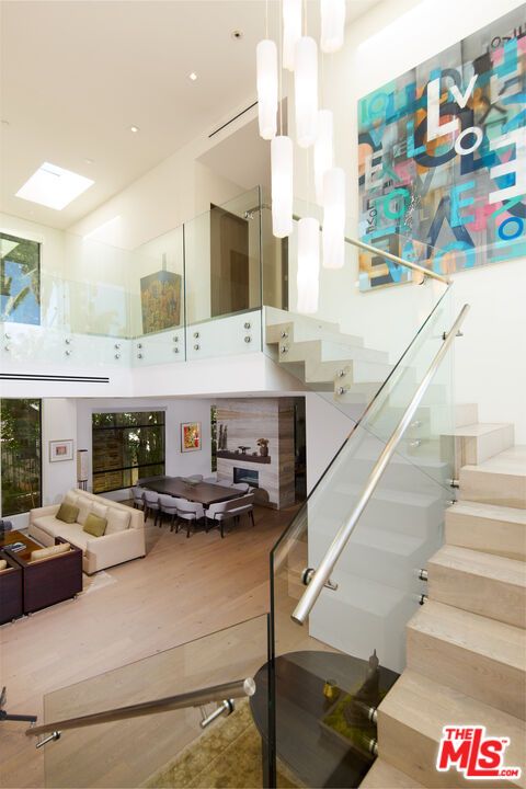 Dining room, Interior, Living room, Pendant Lights, Recessed Lighting, Wood Texture Flooring