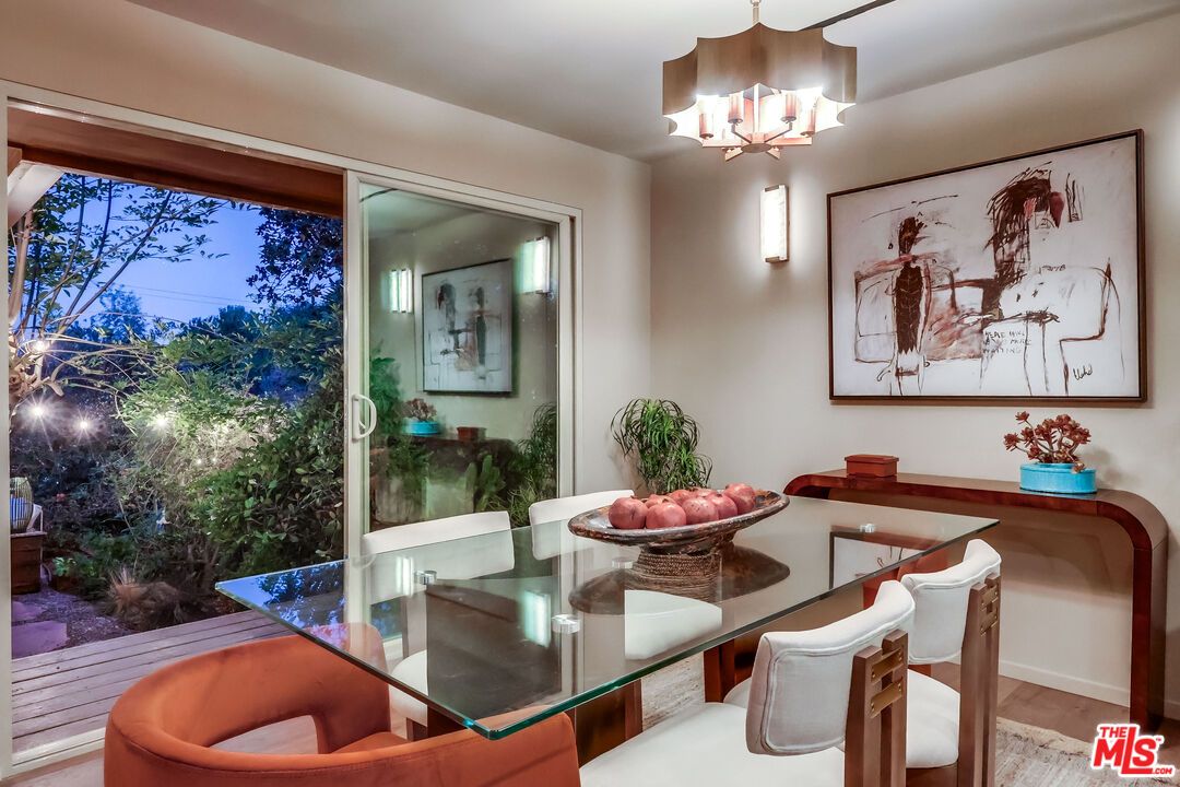 Chandelier, Dining room, Interior