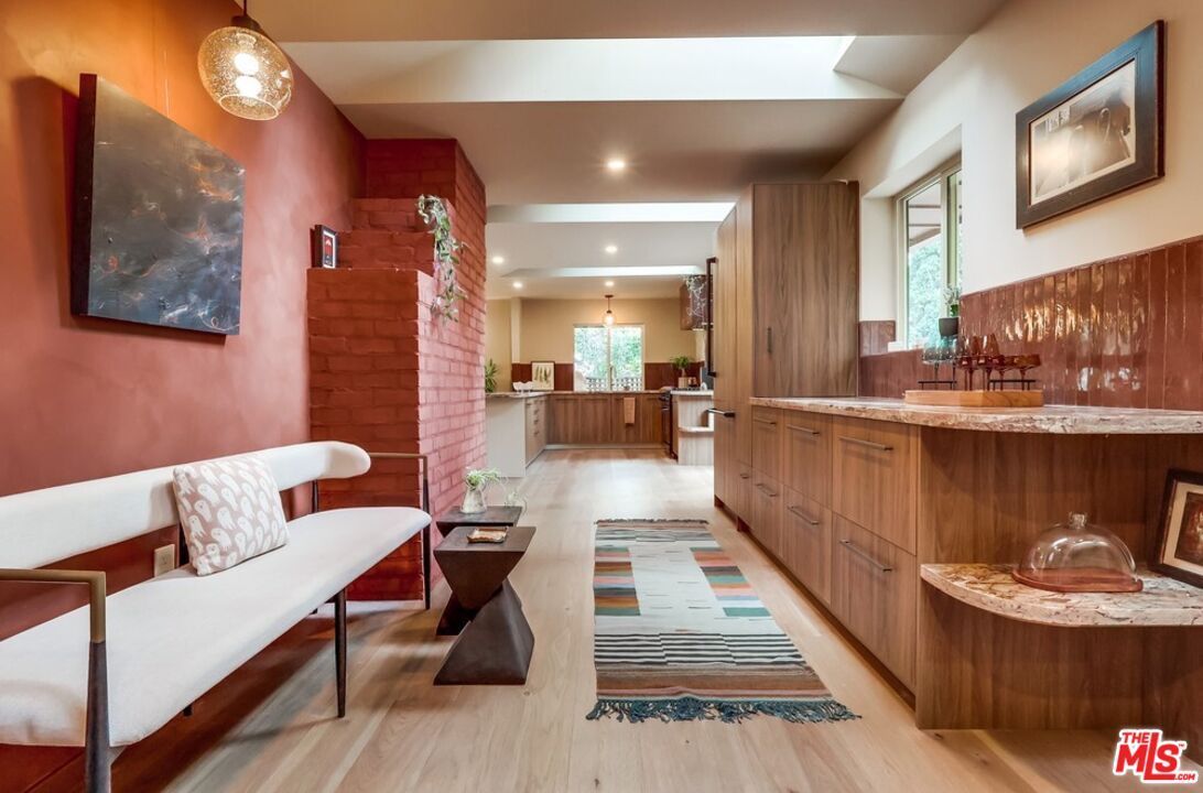 Interior, Pendant Lights, Recessed Lighting, Wood Texture Flooring