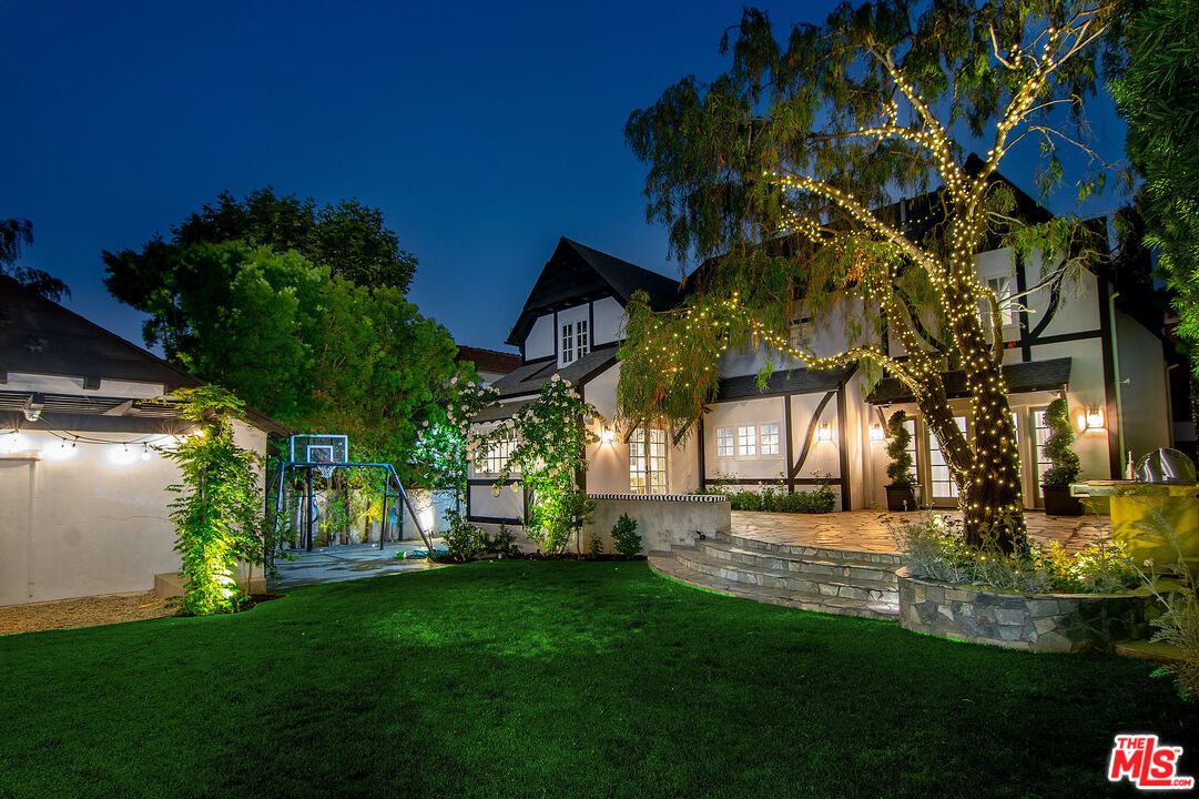 Backyard, Exterior, Playground