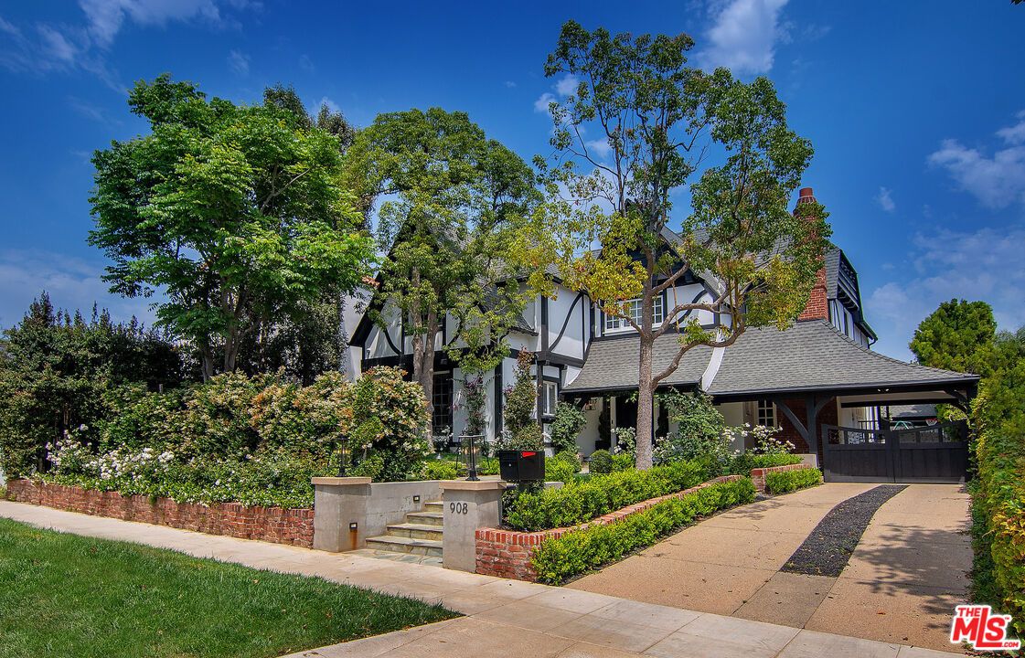 Backyard, Exterior, Facade, Tudor Revival