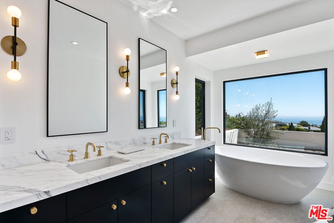 Bathroom, Dual Sink Vanities, Free Standing Baths, Interior, Recessed Lighting, Water