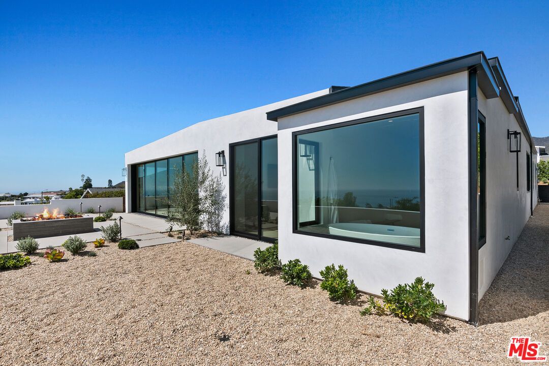 Backyard, Exterior, Water