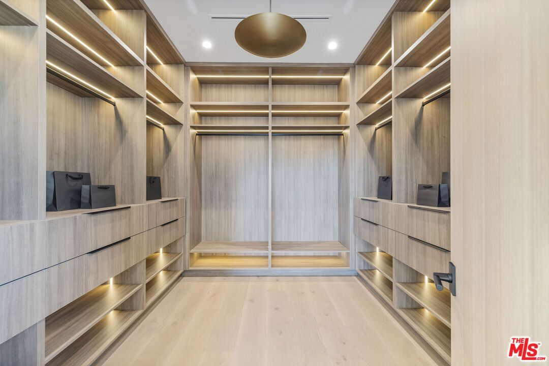 Interior, Recessed Lighting, Walk-in Closets, Wood Texture Flooring