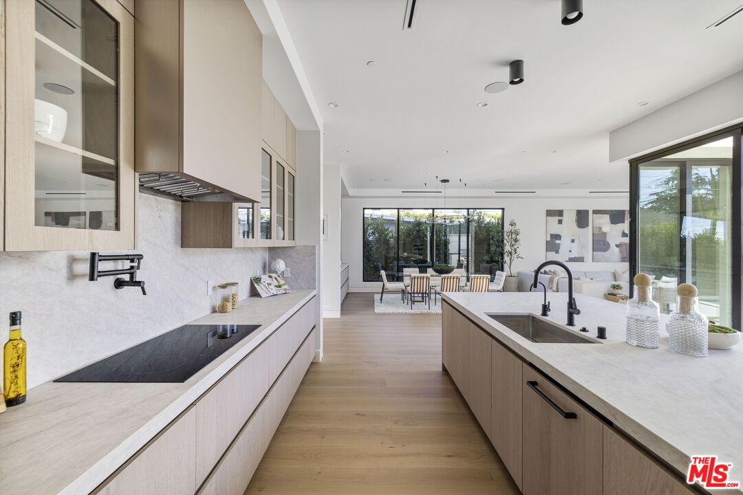 Dining room, Interior, Kitchen, Pendant Lights, Recessed Lighting, Wood Texture Flooring