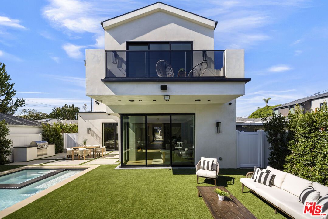 Backyard, Exterior, Pool