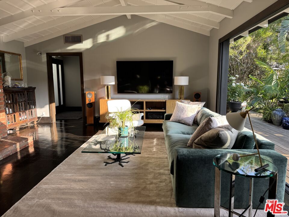 DE Listing image placeholder