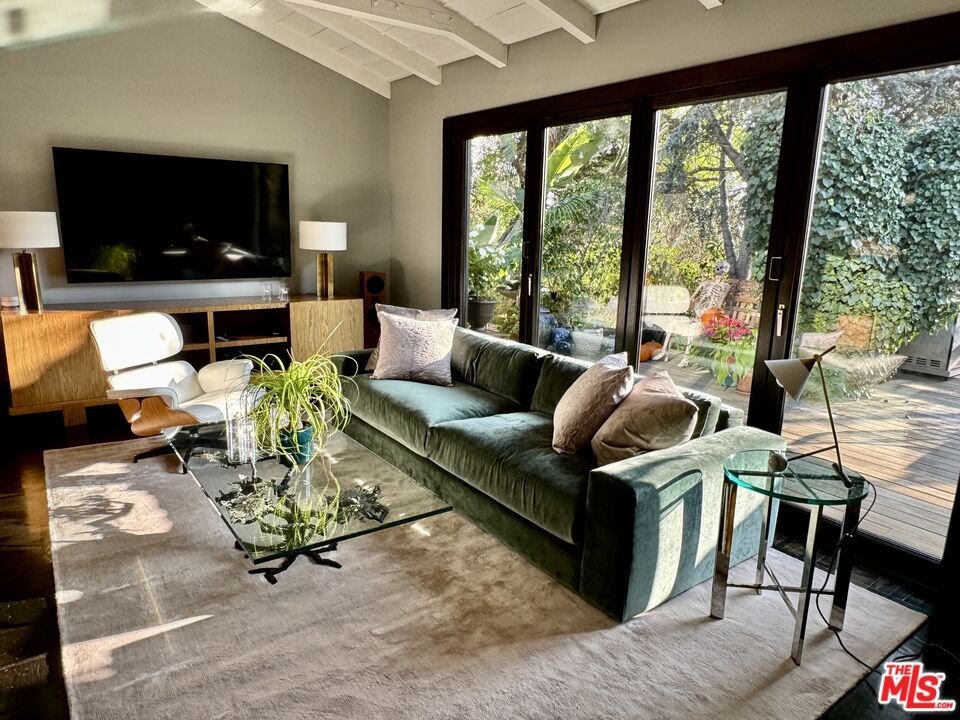 DE Listing image placeholder