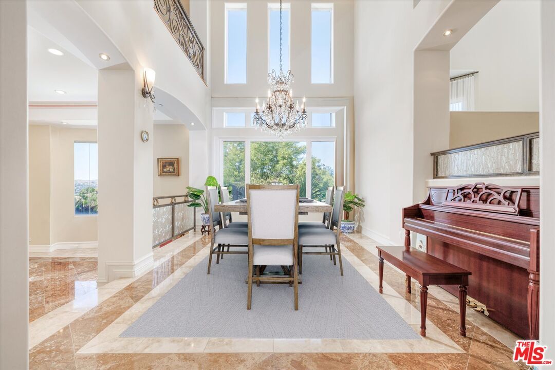 Chandelier, Dining room, Interior, Piano, Recessed Lighting