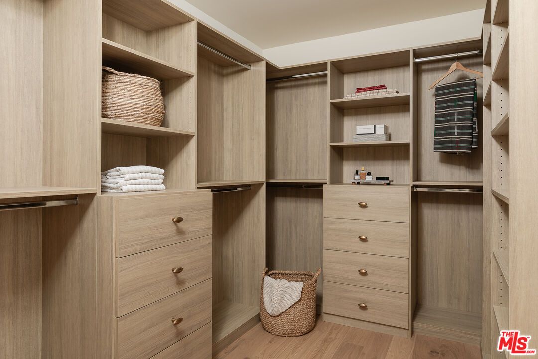 Interior, Walk-in Closets, Wood Texture Flooring