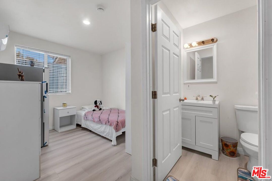 Bathroom, Bedroom, Interior, Recessed Lighting, Wood Texture Flooring