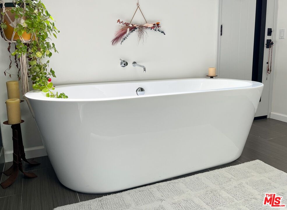 Bathroom, Free Standing Baths, Interior