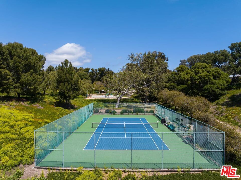 Exterior, Tennis Courts