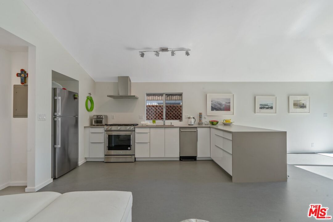 Interior, Kitchen, Stainless Steel Appliances