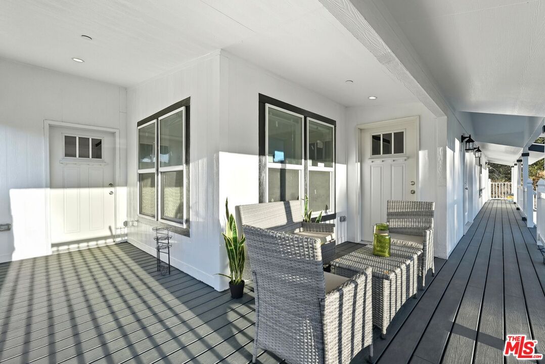 Exterior, Recessed Lighting