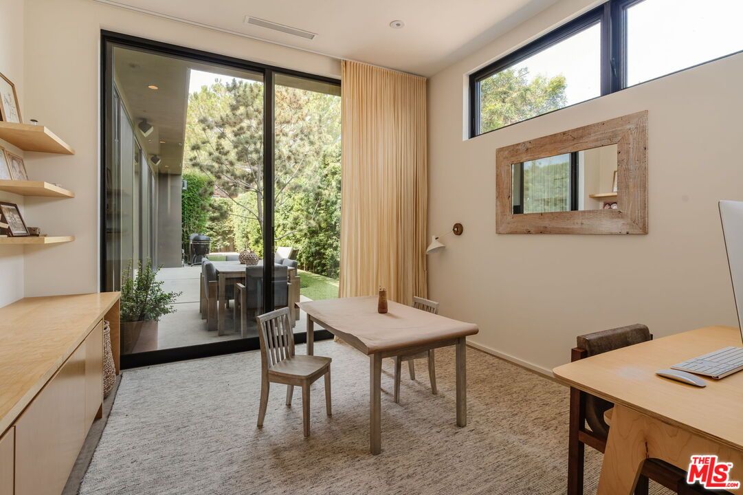 Dining room, Interior, Recessed Lighting