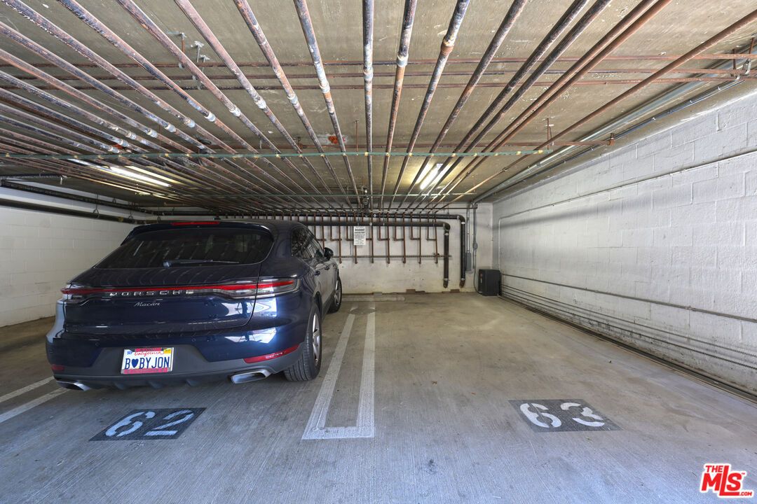 Garage, Interior