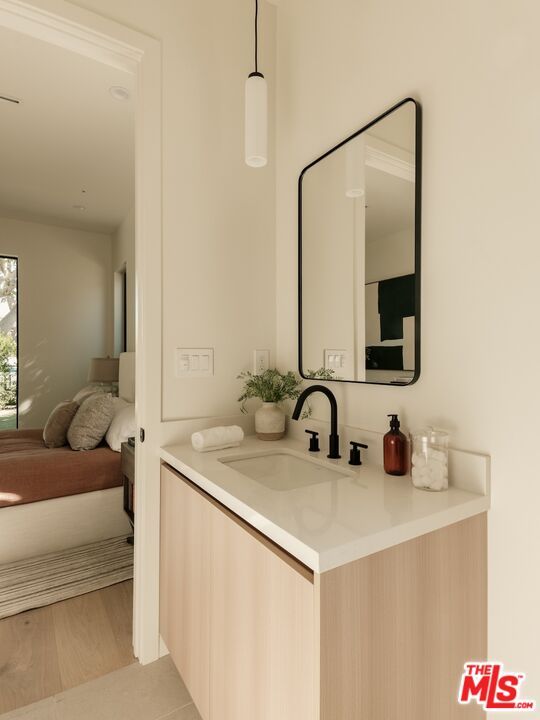 Bathroom, Bedroom, Interior, Pendant Lights, Recessed Lighting, Wood Texture Flooring