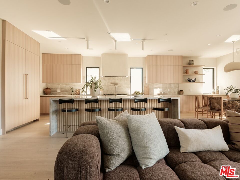 Interior, Kitchen, Living room, Recessed Lighting, Wood Texture Flooring