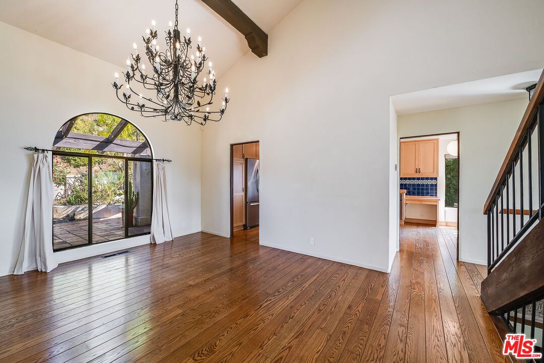 Chandelier, Empty room, Interior, Wooden Beams, Wood Texture Flooring