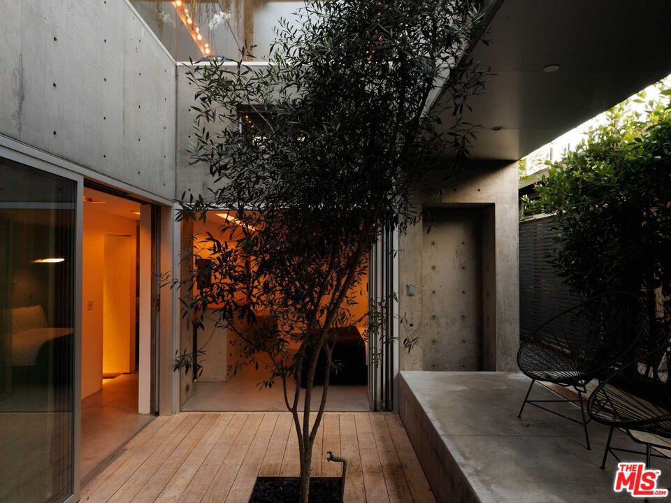 Exterior, Wood Texture Flooring