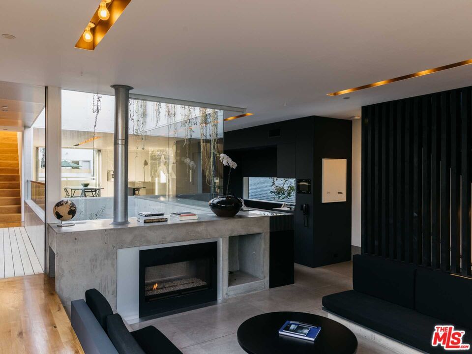 Fireplace, Interior, Kitchen