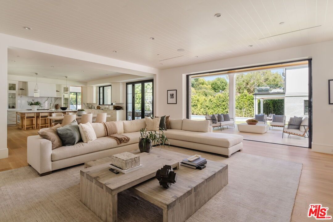 Interior, Kitchen, Living room, Pendant Lights, Recessed Lighting, Wood Texture Flooring