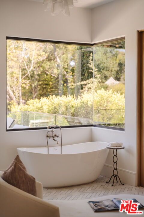 Bathroom, Free Standing Baths, Interior