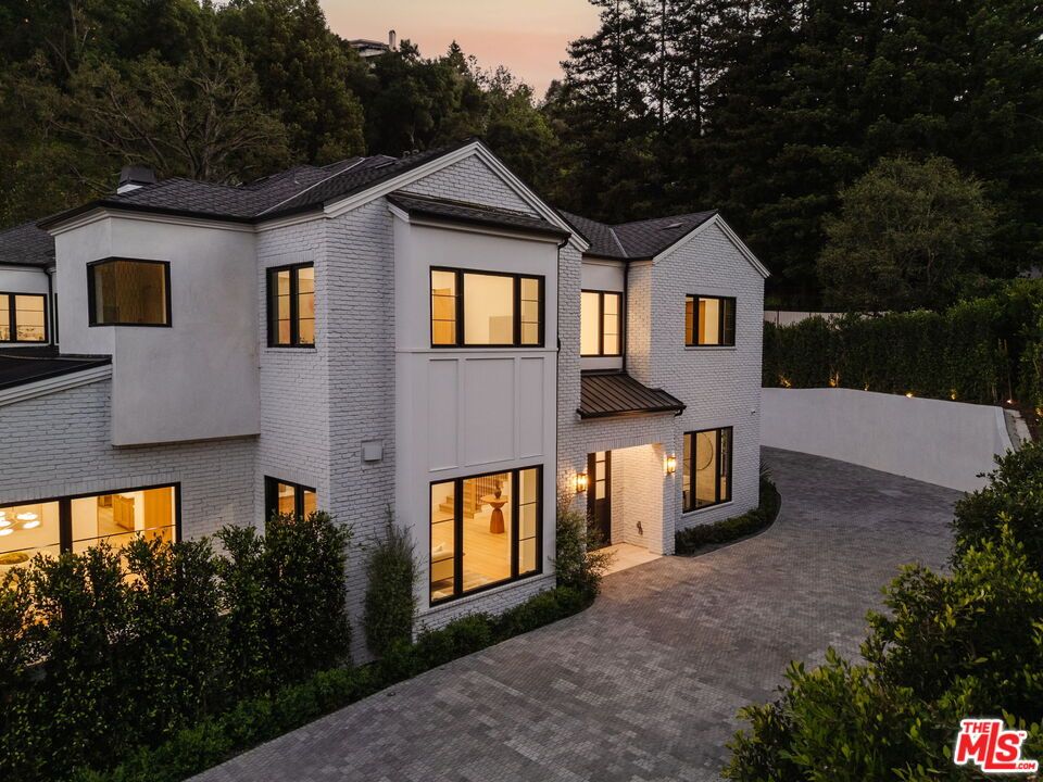 Exterior, Facade, Brick Facade, Farmhouse