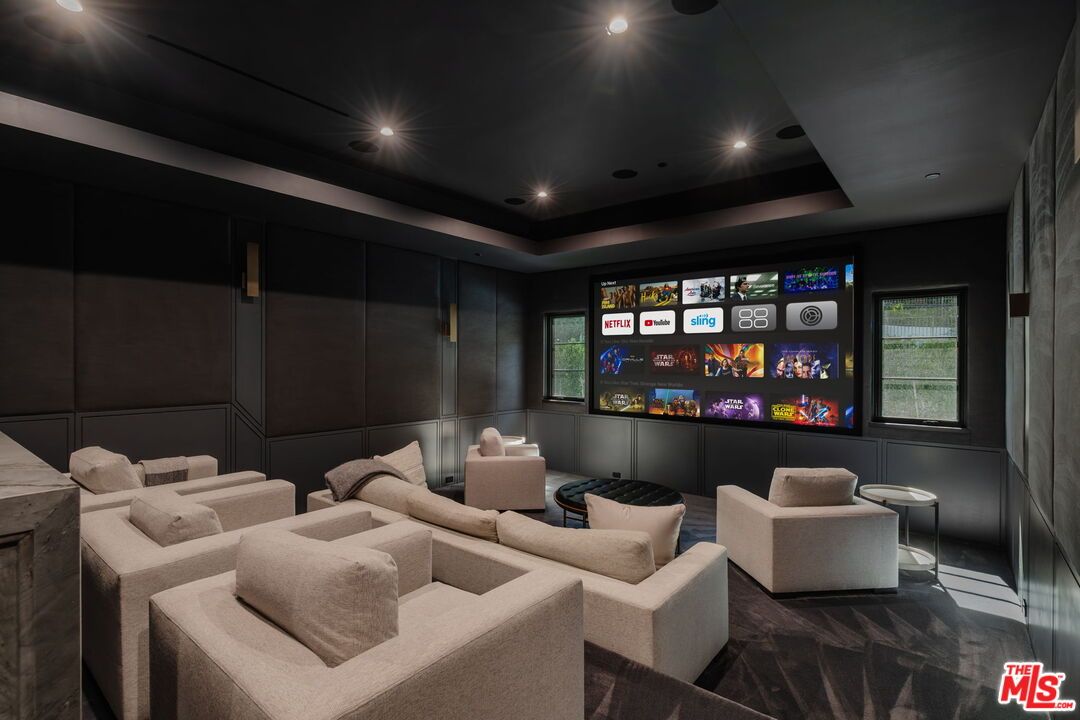 Interior, Projection Screen, Recessed Lighting, Theatre Room