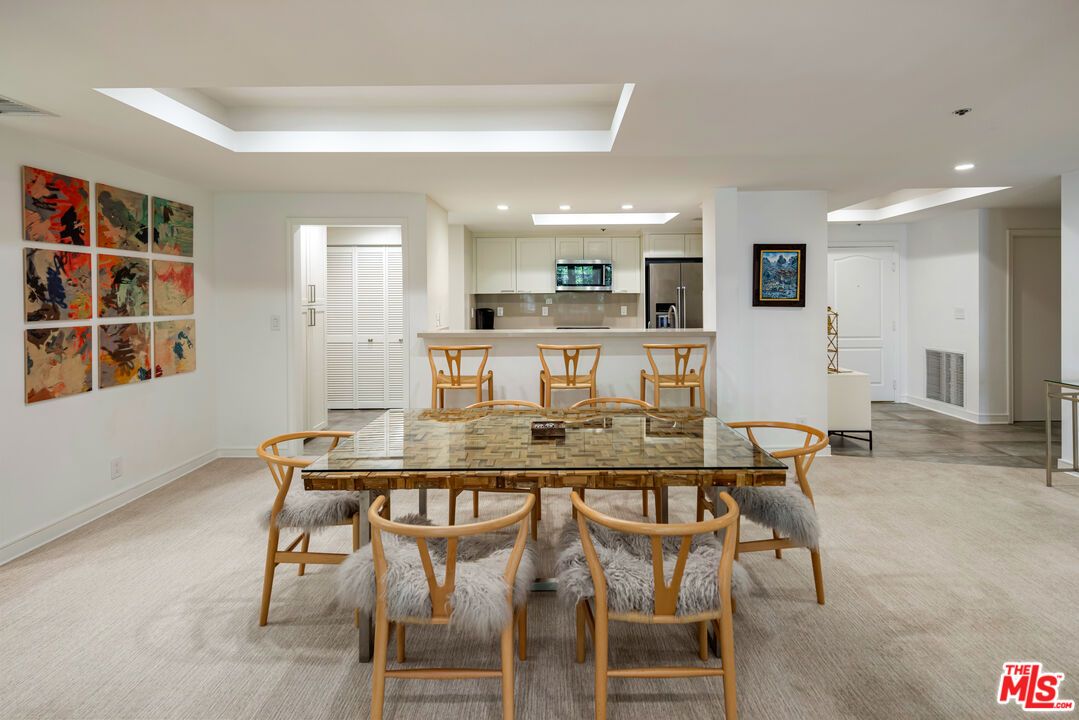 Dining room, Interior, Kitchen, Recessed Lighting, Stainless Steel Appliances