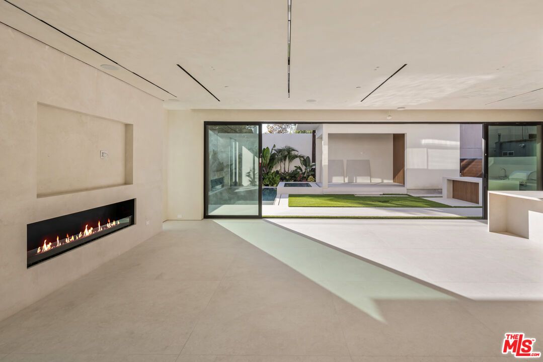 Empty room, Fireplace, Interior, Recessed Lighting