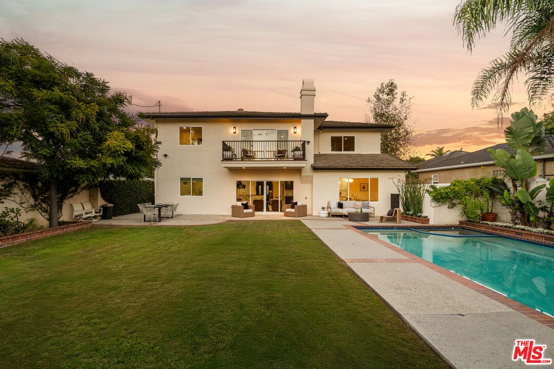 Backyard, Exterior, Pool