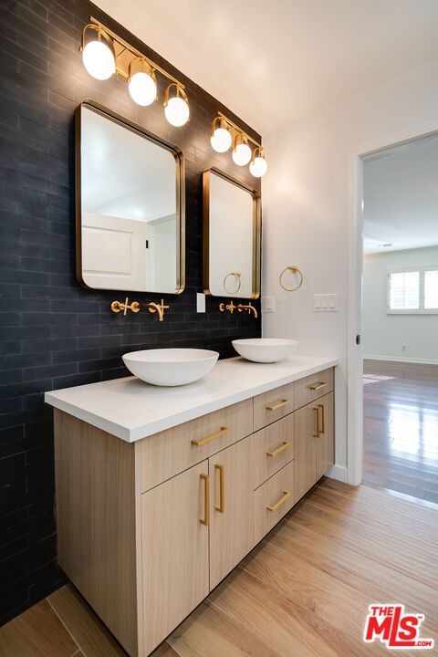 Bathroom, Dual Sink Vanities, Interior, Wood Texture Flooring