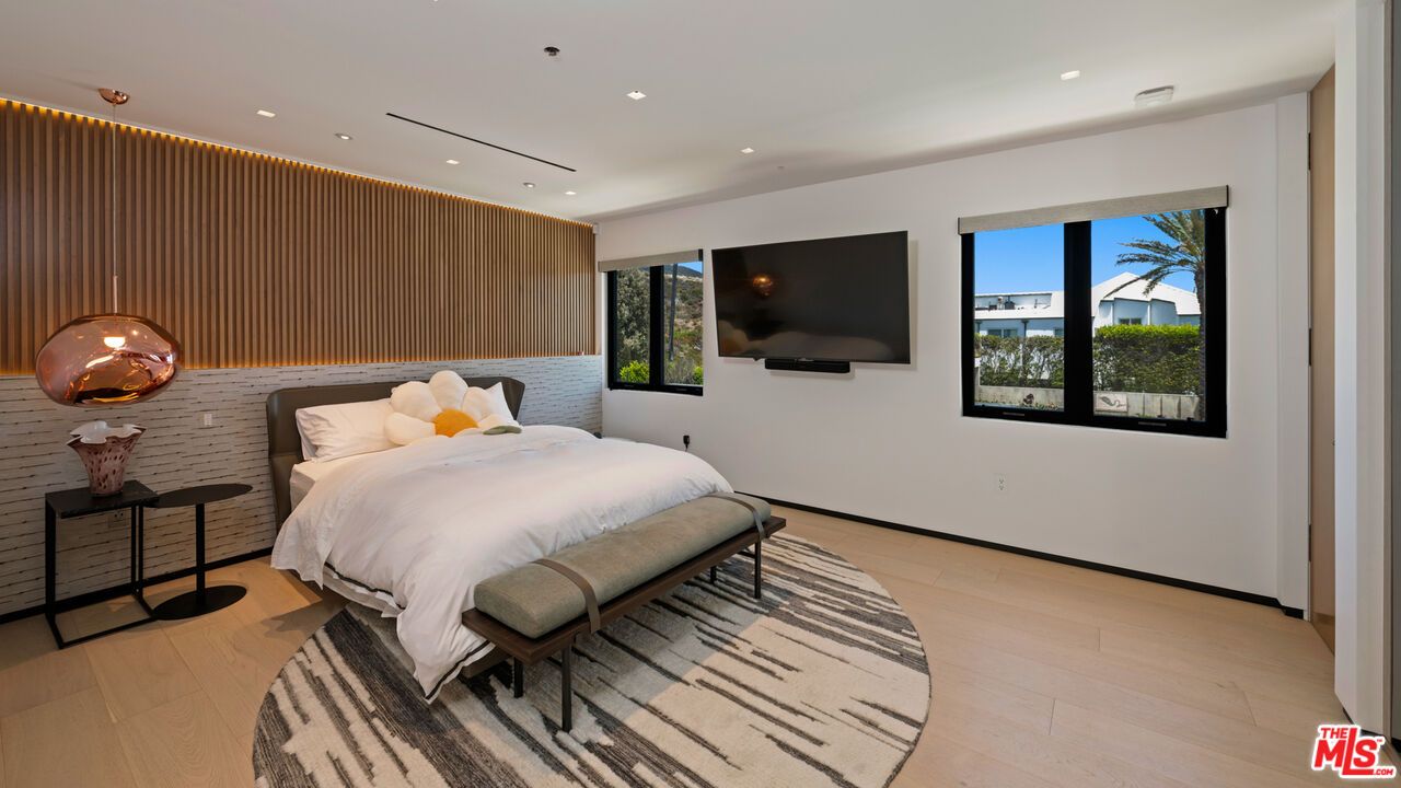Bedroom, Interior, Pendant Lights, Recessed Lighting, Wood Texture Flooring