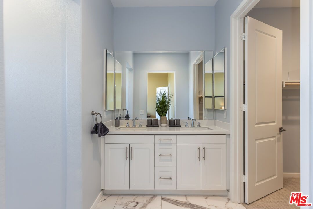 Bathroom, Dual Sink Vanities, Interior, Marble
