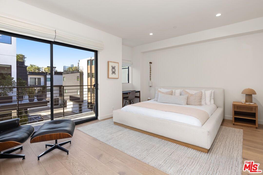 Bedroom, Interior, Recessed Lighting, Water, Wood Texture Flooring