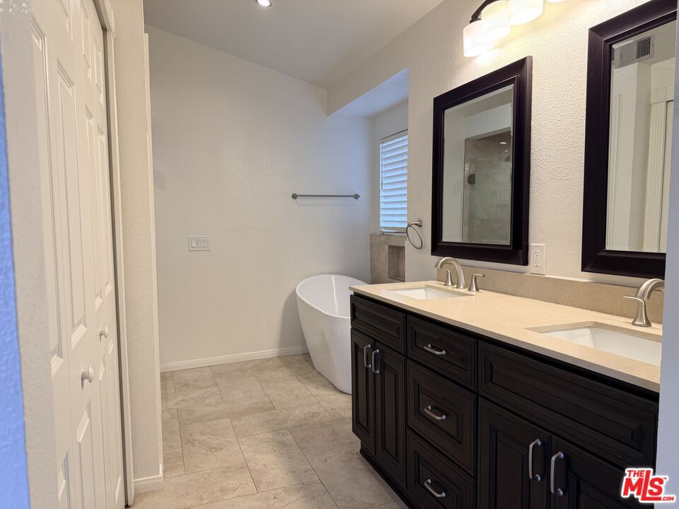 Bathroom, Dual Sink Vanities, Free Standing Baths, Interior, Recessed Lighting