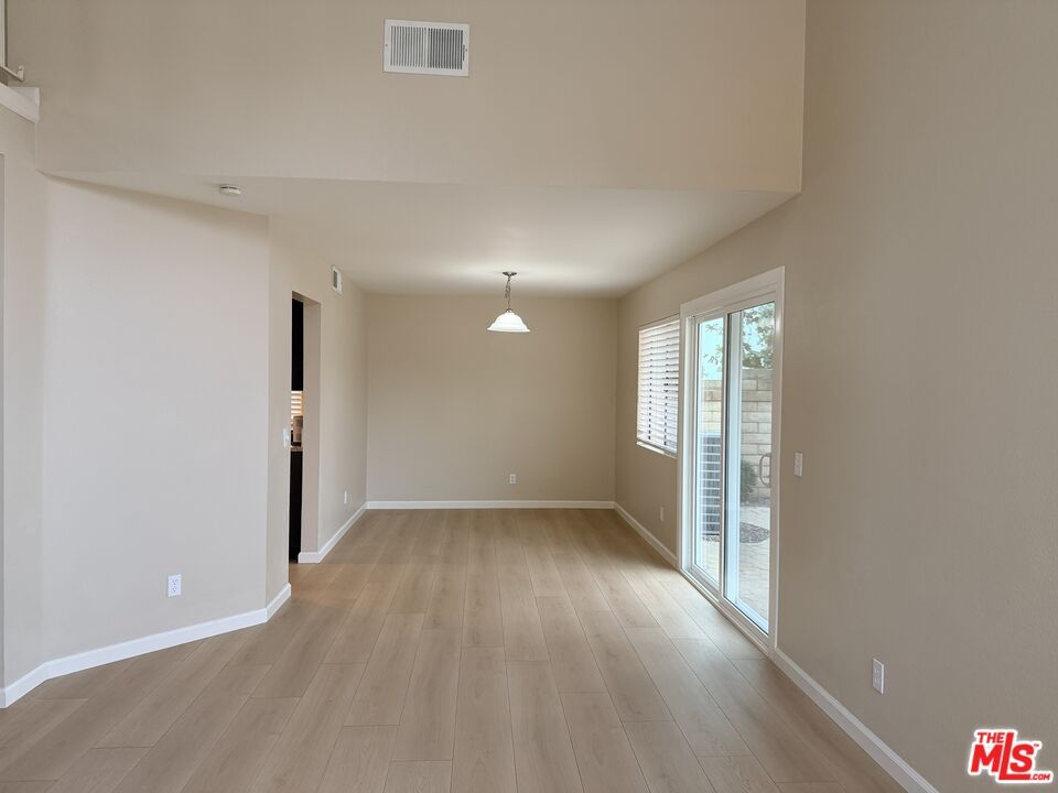 Empty room, Interior, Pendant Lights, Wood Texture Flooring