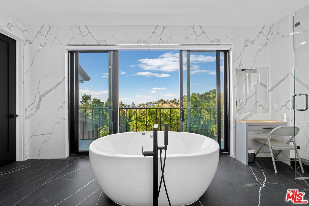 Bathroom, Free Standing Baths, Interior, Marble, Marble Walls