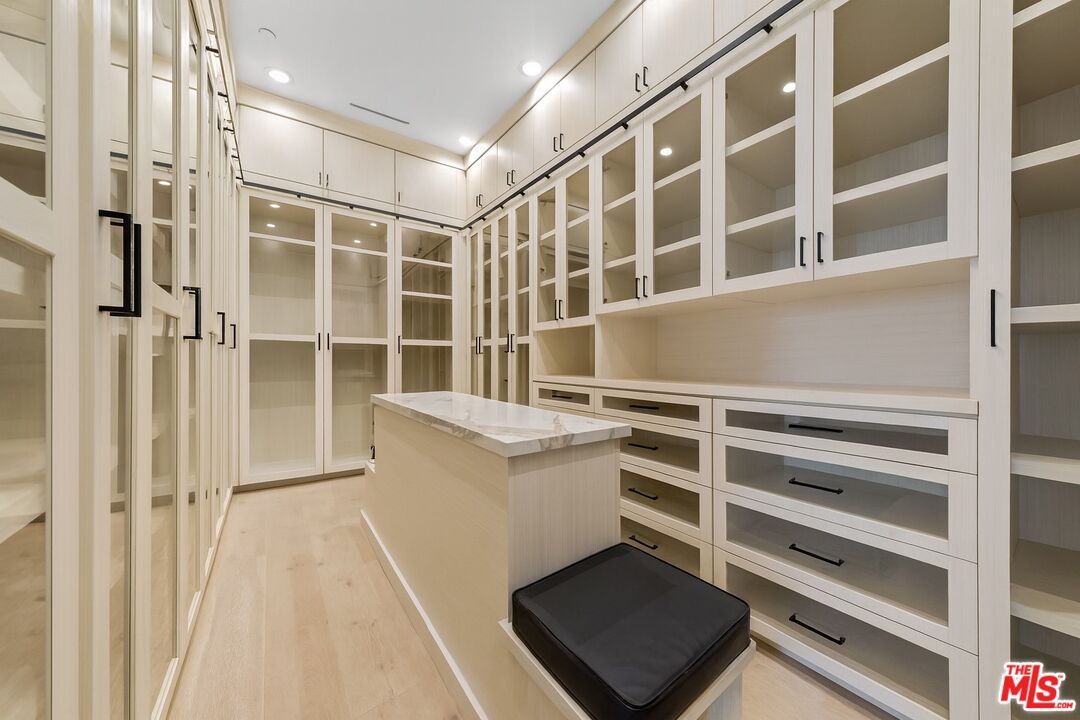 Interior, Recessed Lighting, Walk-in Closets, Wood Texture Flooring