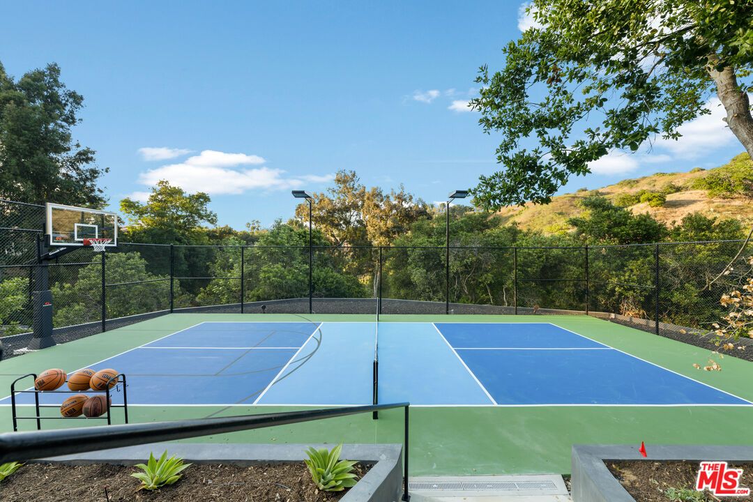 Exterior, Tennis Courts