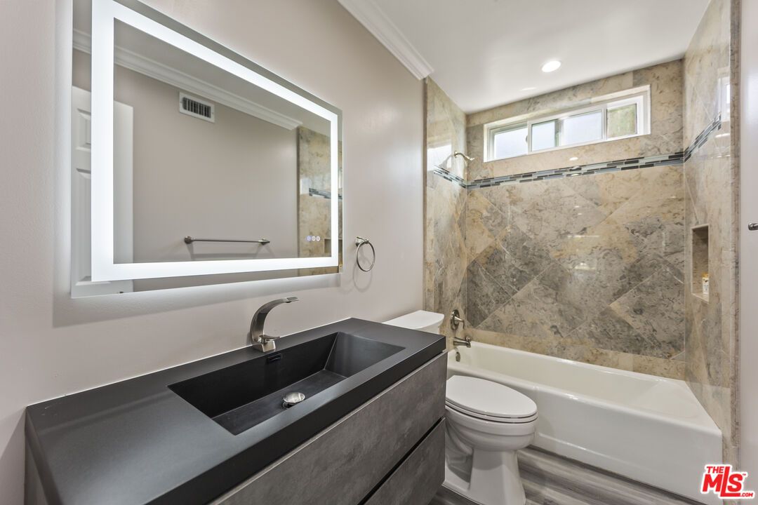 Bathroom, Interior, Recessed Lighting, Wood Texture Flooring